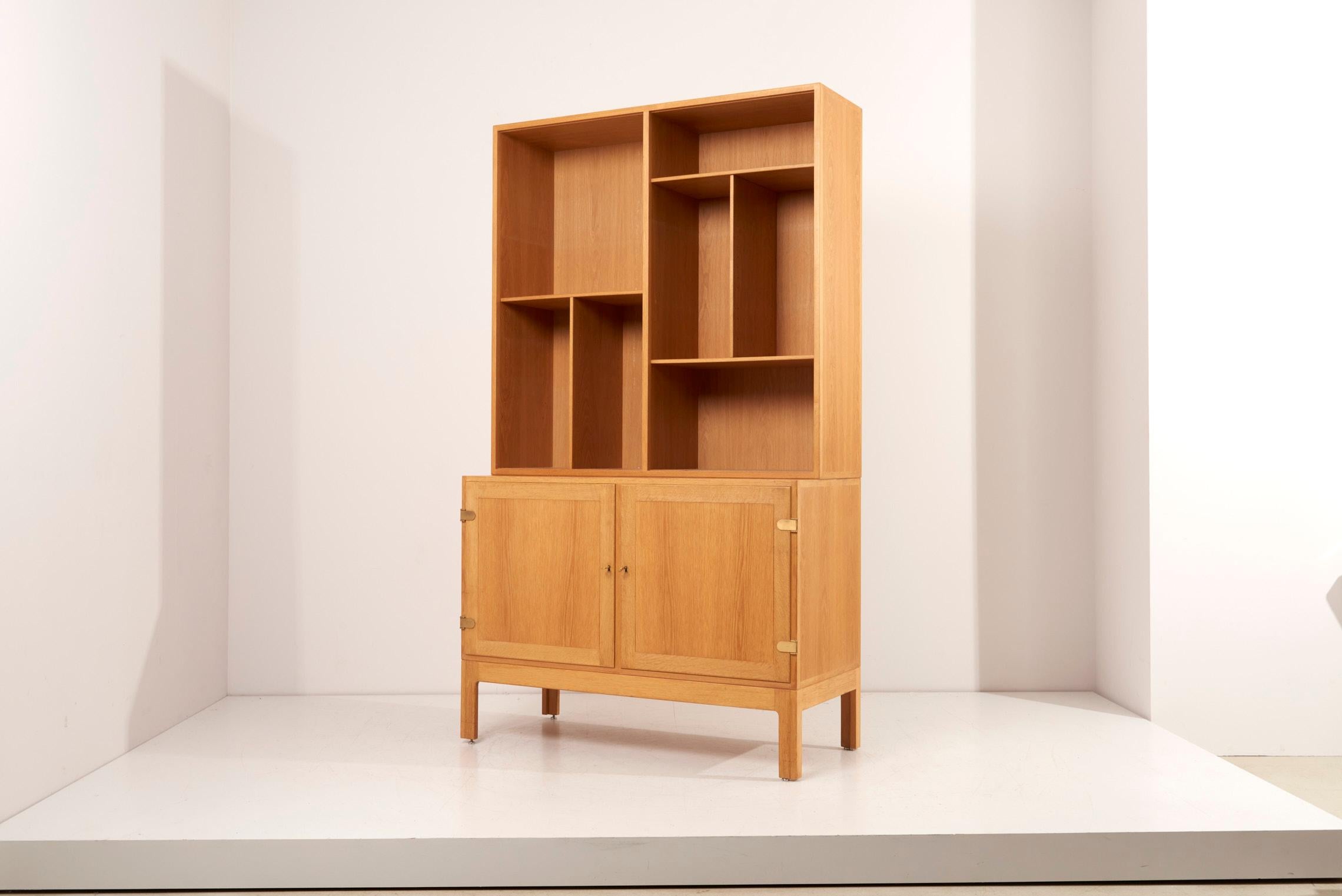 Scandinavian Modern Oak Cabinet by Borge Mogensen, Sweden 1950s For Sale