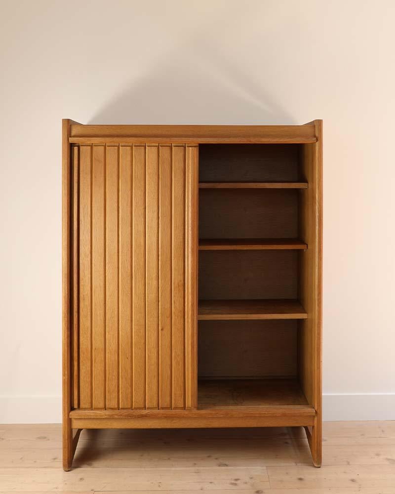 Mid-Century moderno Mobile in Oak di Guillerme et Chambron in vendita