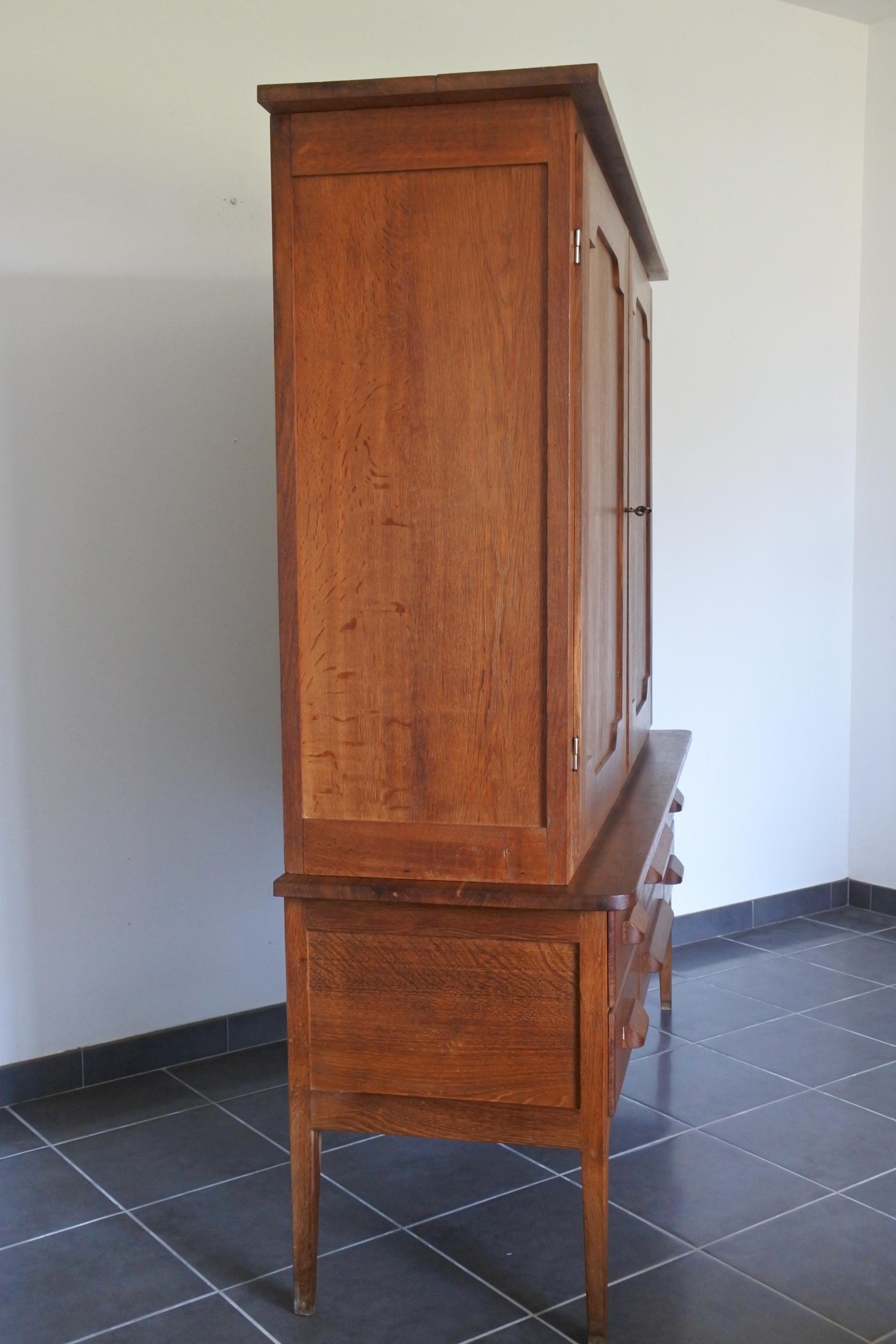 Cabinet en chêne de Ren Gabriel, France, fin des années 1940 en vente 8