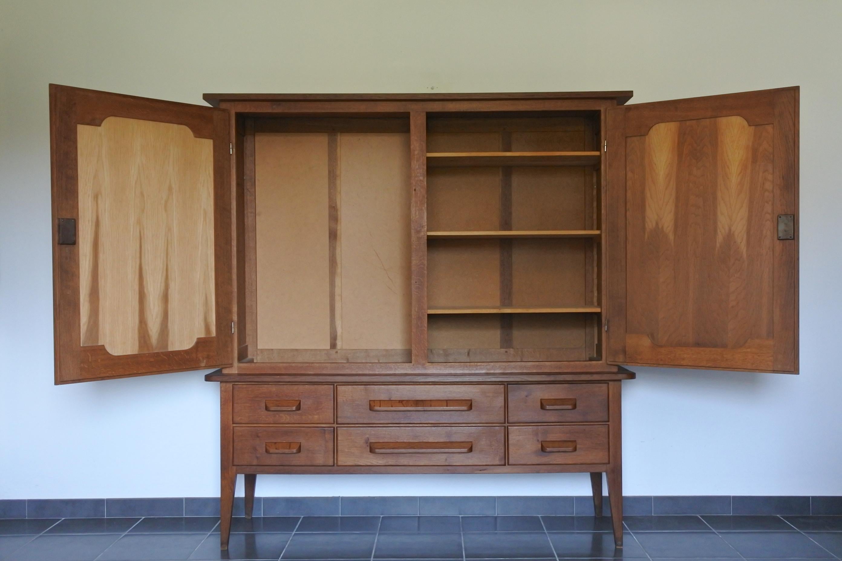 Oak Cabinet by René Gabriel, France, Late 1940s In Good Condition For Sale In La Teste De Buch, FR