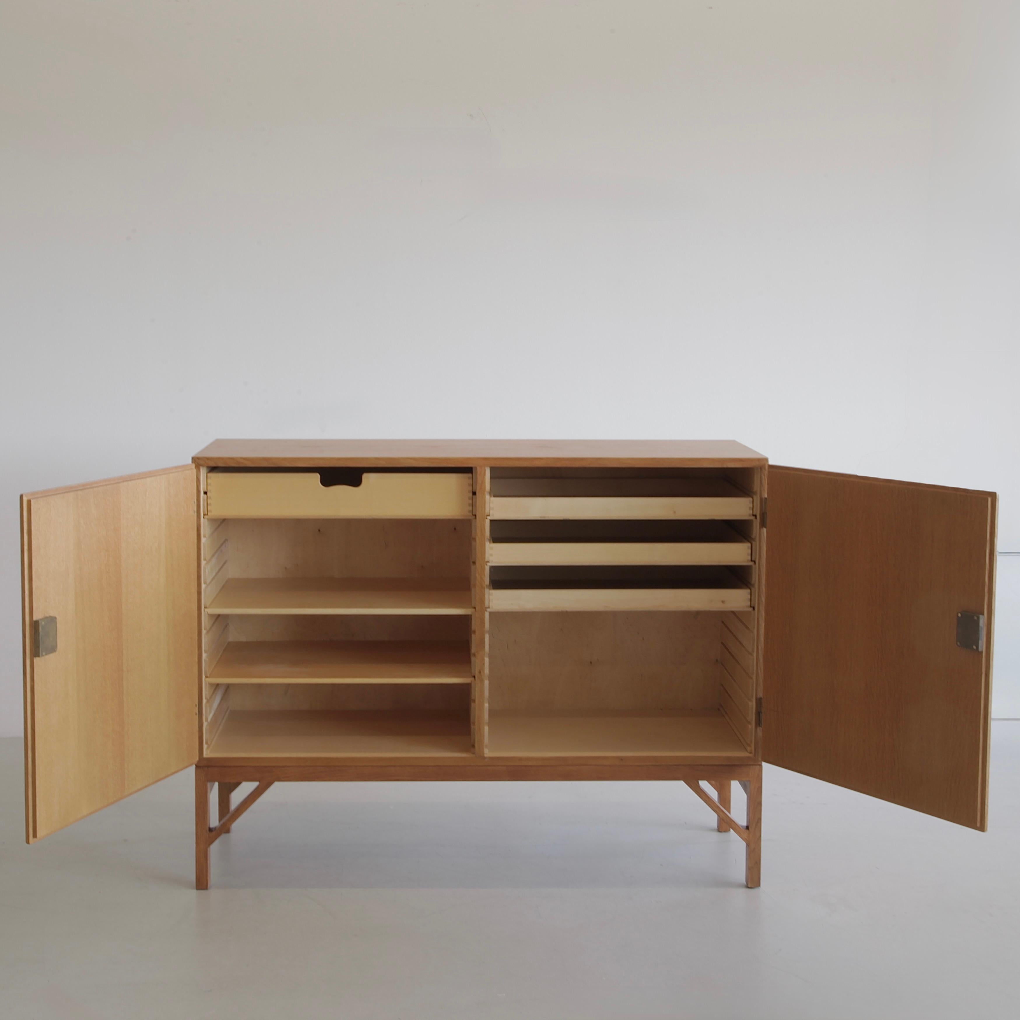 Eichenschrank entworfen von Børge Mogensen, FDB Møbler 1960er Jahre (Dänisch) im Angebot
