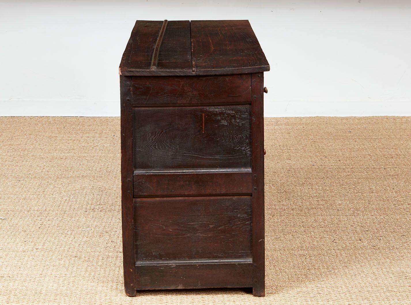 Inglese Cassettiera con mobile in Oak in vendita