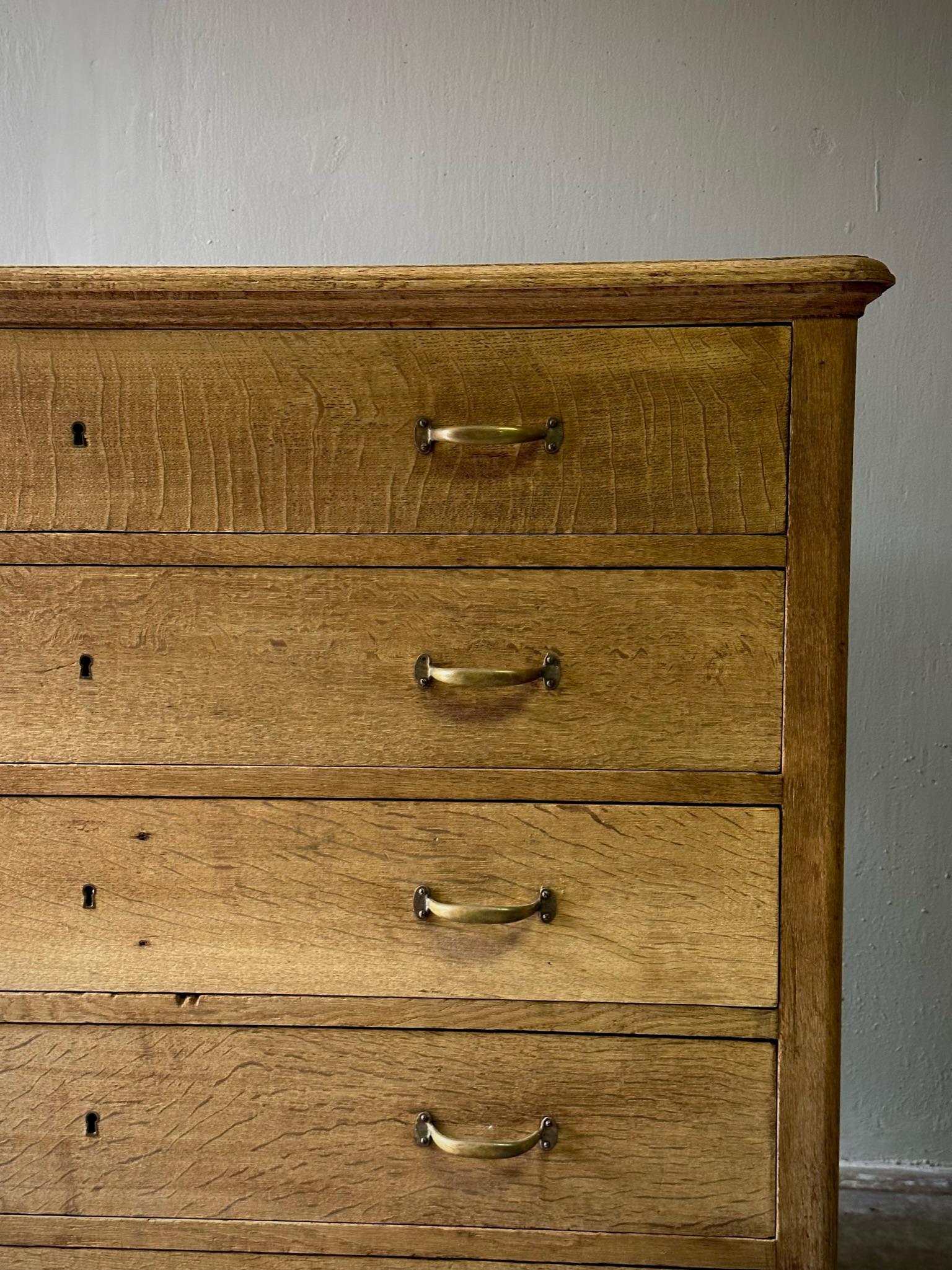 Wood Oak cabinet  For Sale