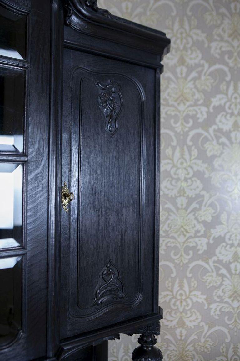 Oak Cabinet in the Rococo Revival Style from the Early 20th Century For Sale 7