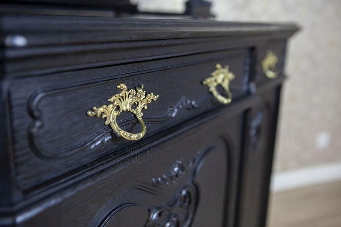 Oak Cabinet in the Rococo Revival Style from the Early 20th Century For Sale 9