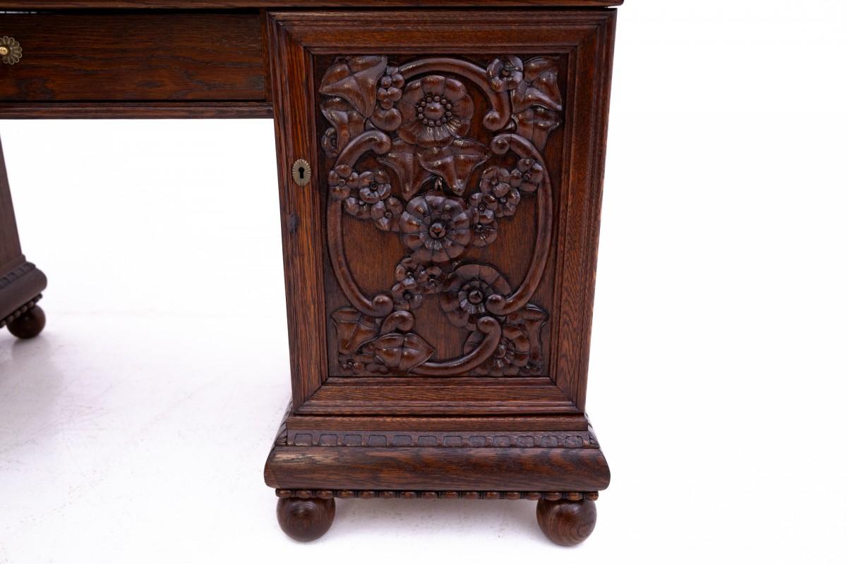 Oak cabinet set, Germany, early 20th century. After renovation. For Sale 6