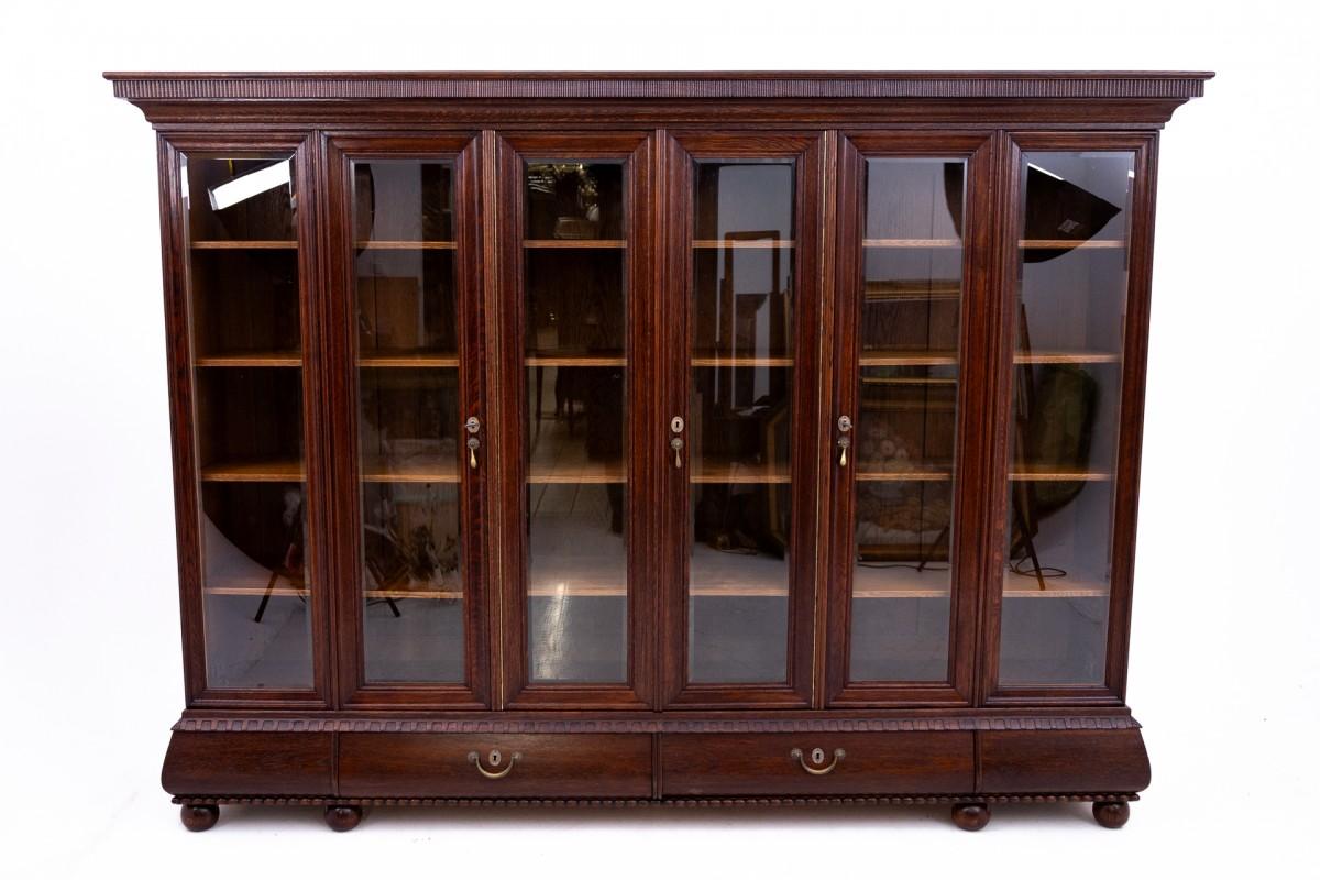 Oak cabinet set, Germany, early 20th century. After renovation. For Sale 10