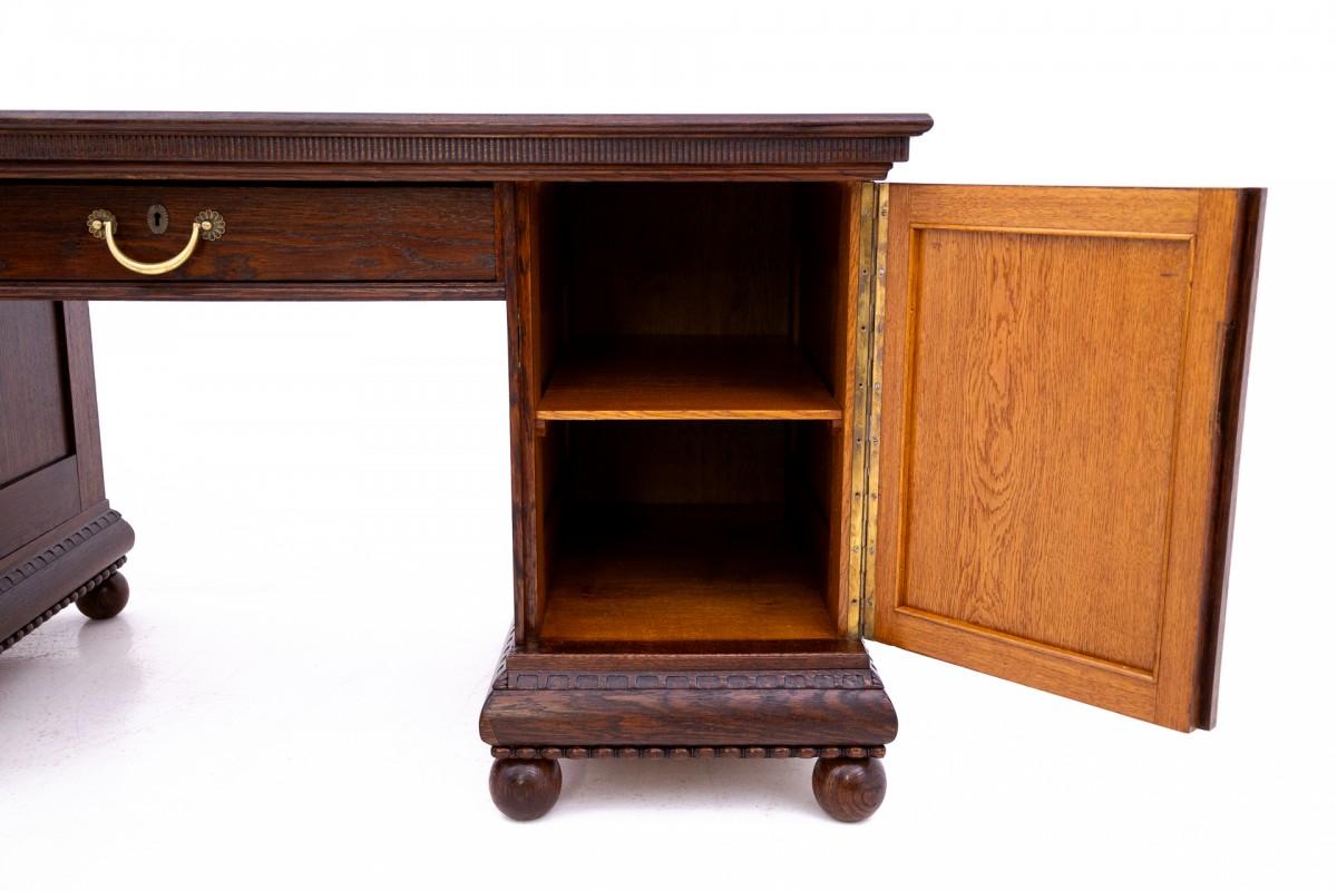 Oak cabinet set, Germany, early 20th century. After renovation. For Sale 2