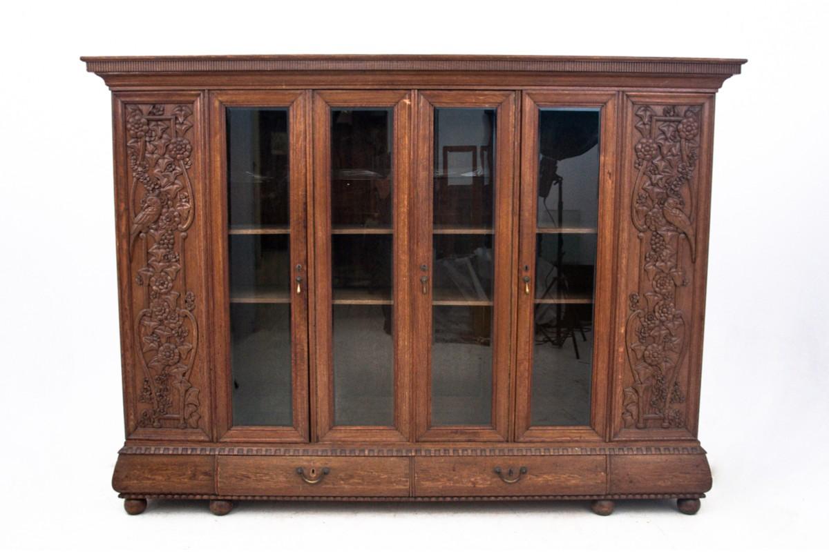 A historic office set from around 1920, Germany.

Dimensions:

Desk: height 77 cm / width 160 cm / depth 80 cm

Library: height 194 cm / width 294 cm / depth 53 cm