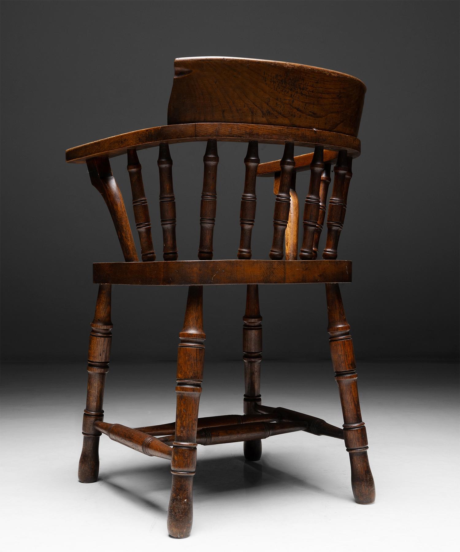 Chêne Chaise de capitaine en Oak, Angleterre, vers 1890 en vente
