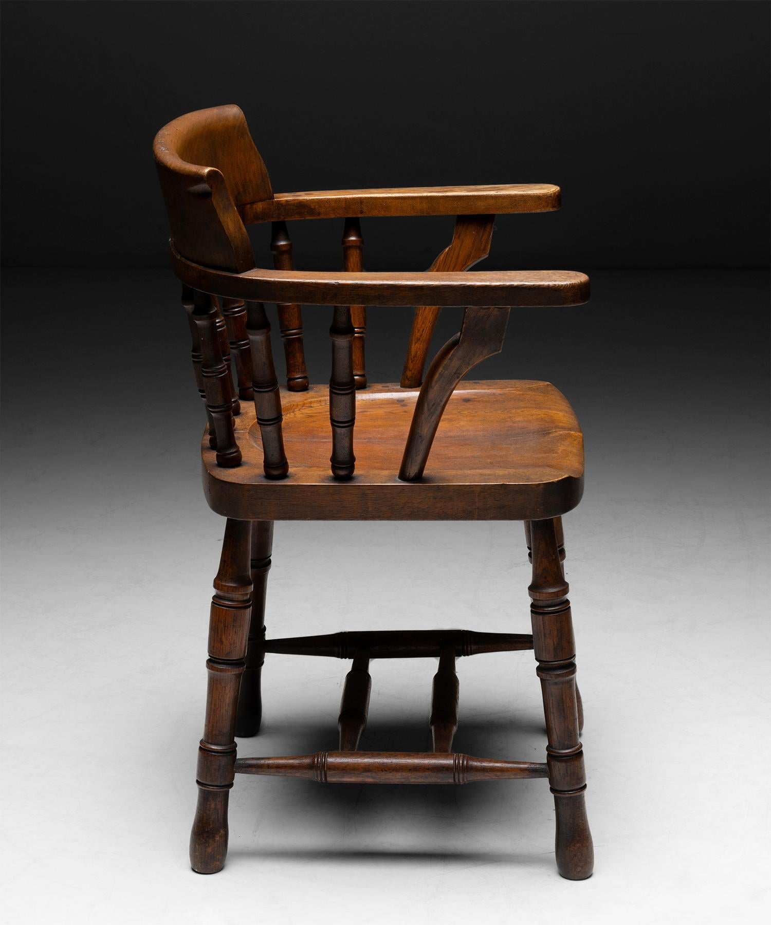 Oak Captain's Chair, England, circa 1890 For Sale 4