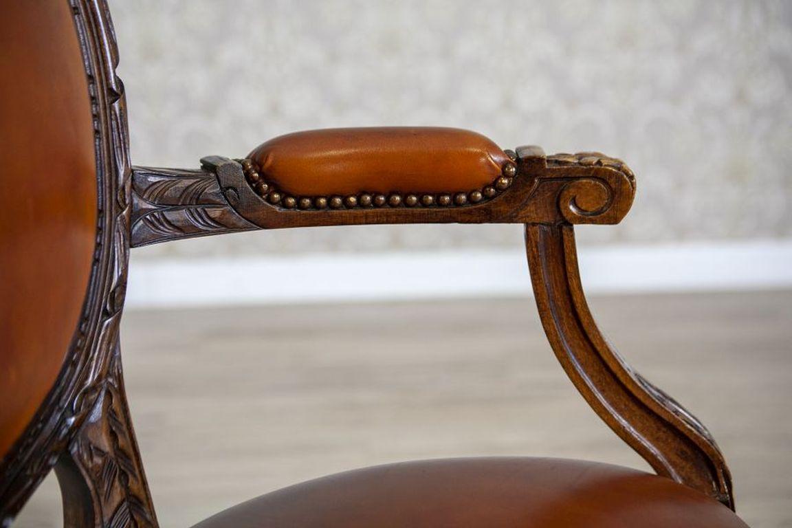 Oak Carved Armchair From the First Half of the 20th Century For Sale 6