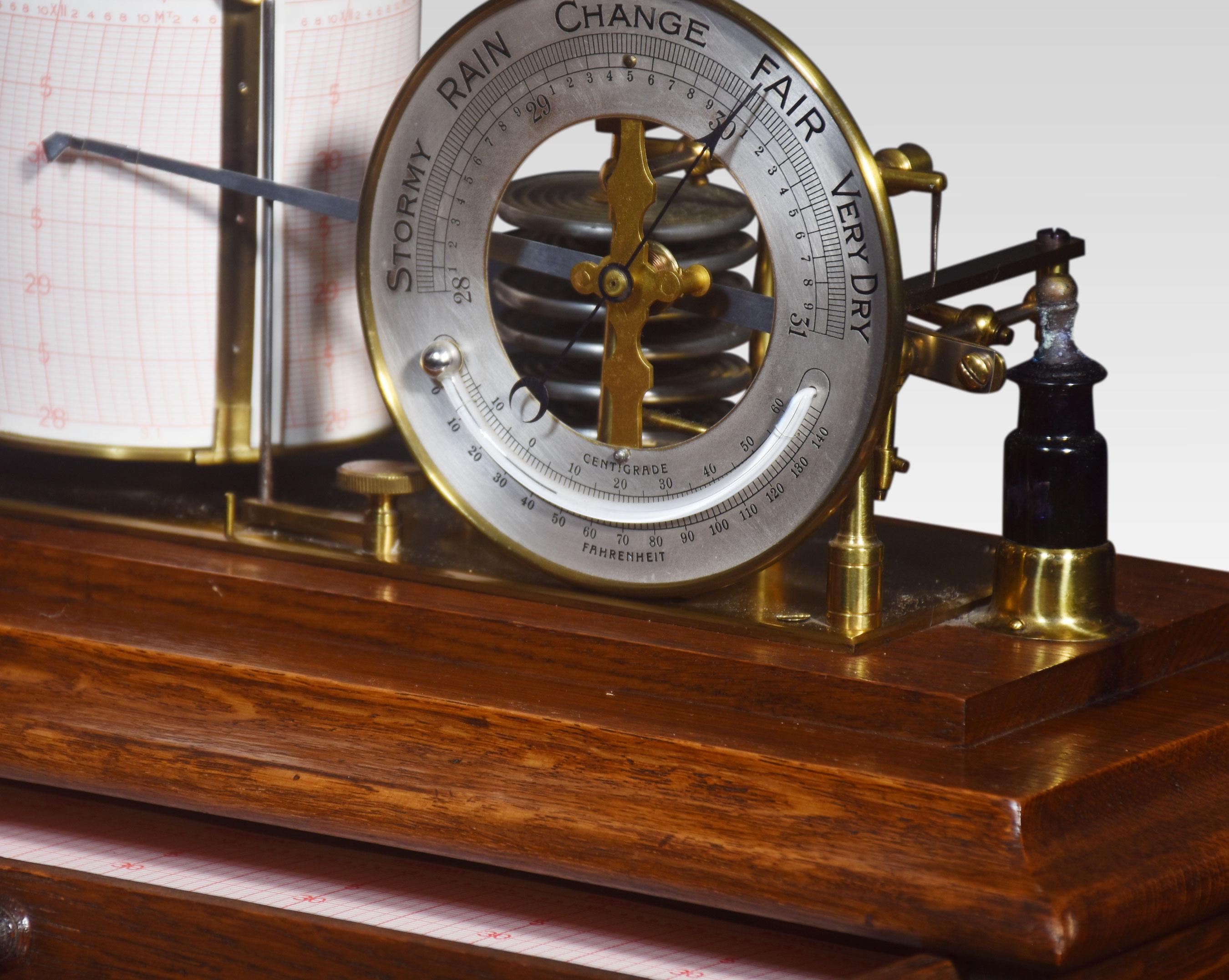 Oak cased barograph and barometer In Good Condition For Sale In Cheshire, GB