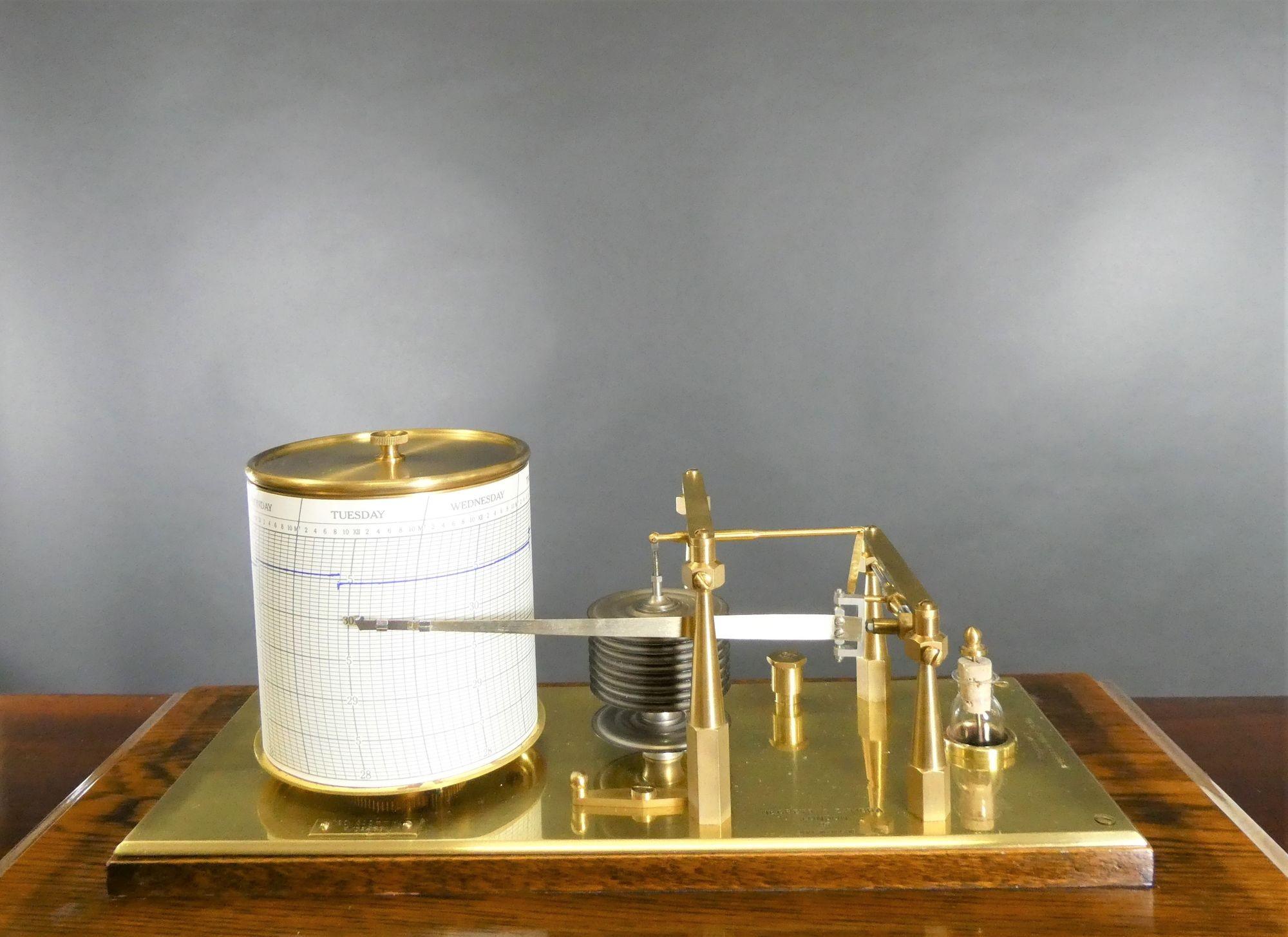 Anglais Barographe en chêne par Negretti & Zambra, Londres en vente