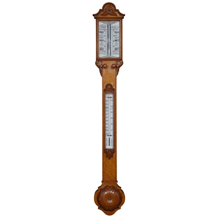 Barometer und Thermometer aus Eiche mit Eichenholzgehäuse im Angebot bei  1stDibs