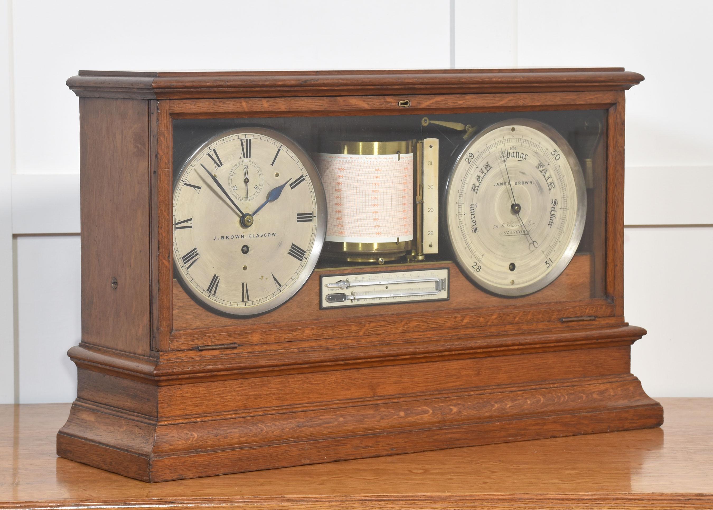Oak cased weather station In Good Condition For Sale In Cheshire, GB