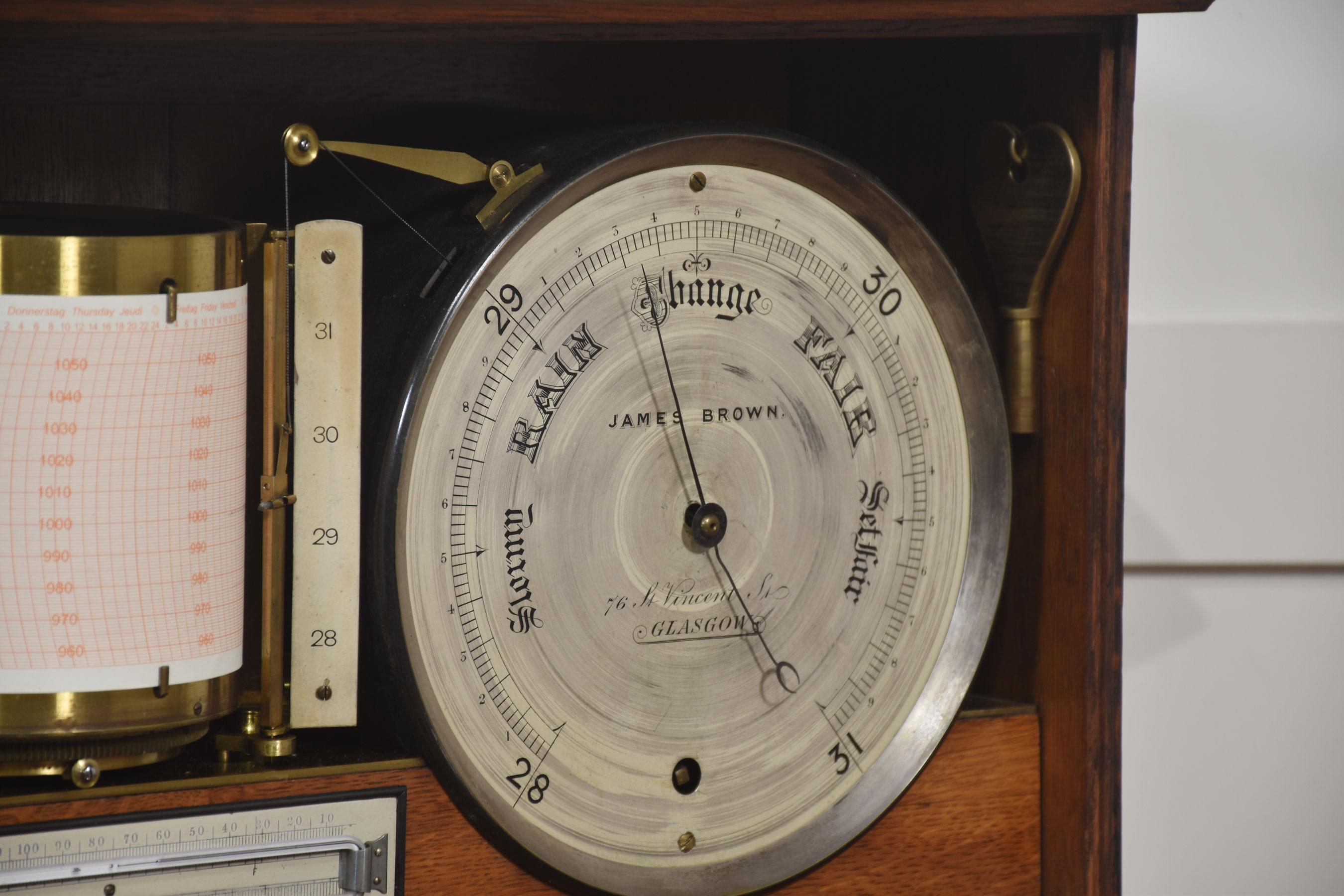 Oak cased weather station For Sale 3
