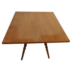 Table centrale en chêne de Victor Courtray