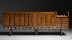 Enfilade en chêne et céramique de Guillerme & Chambron, France, vers 1950