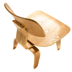 Chaise longue Charles Eames en chêne