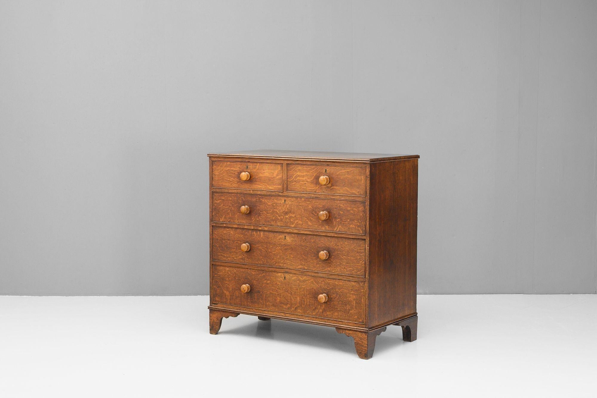 Oak chest on original bracket feet. Circa 1850


H 102cm x W 105cm x D 55cm
