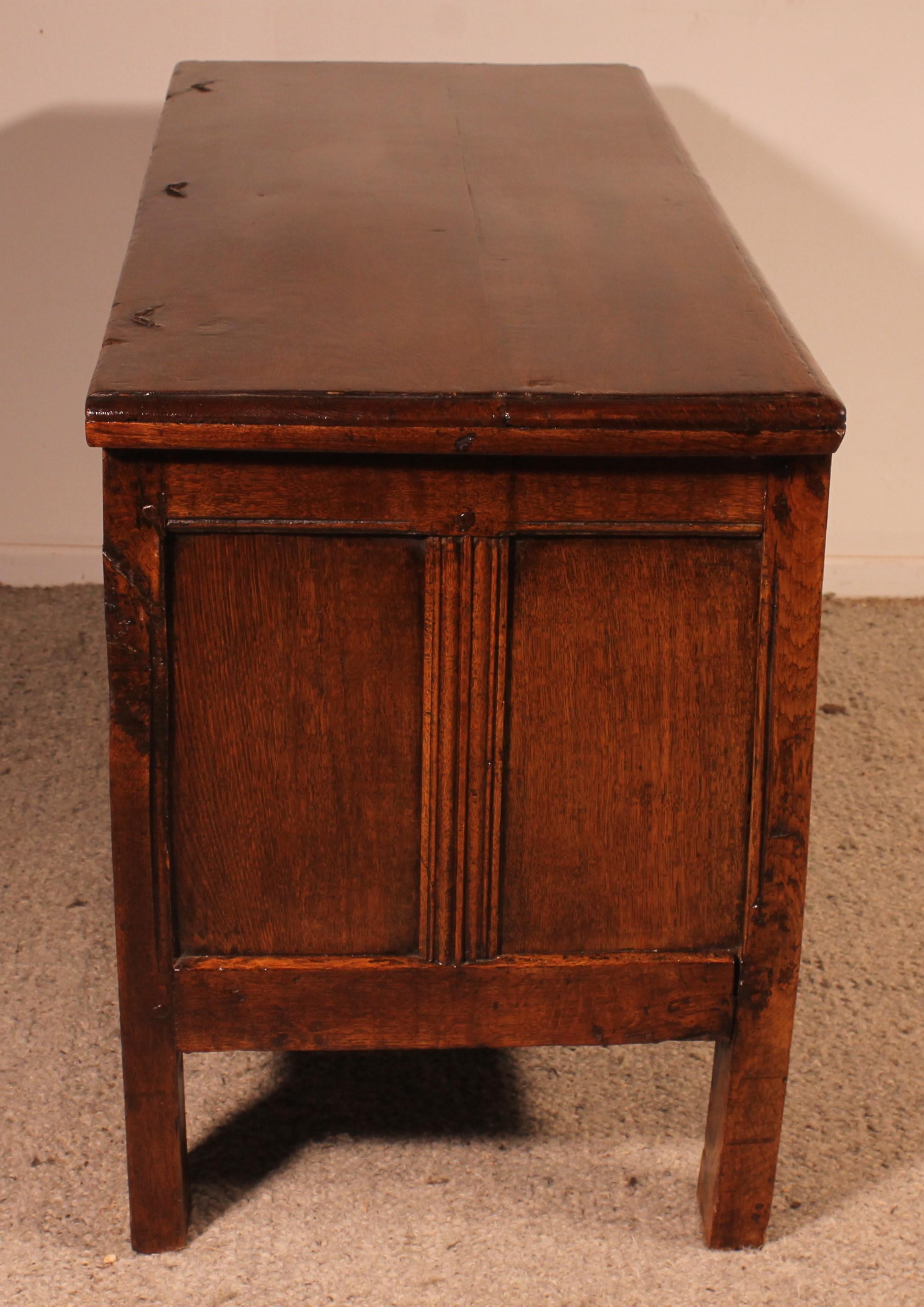Oak Chest From 17th Century 4 Panels For Sale 5