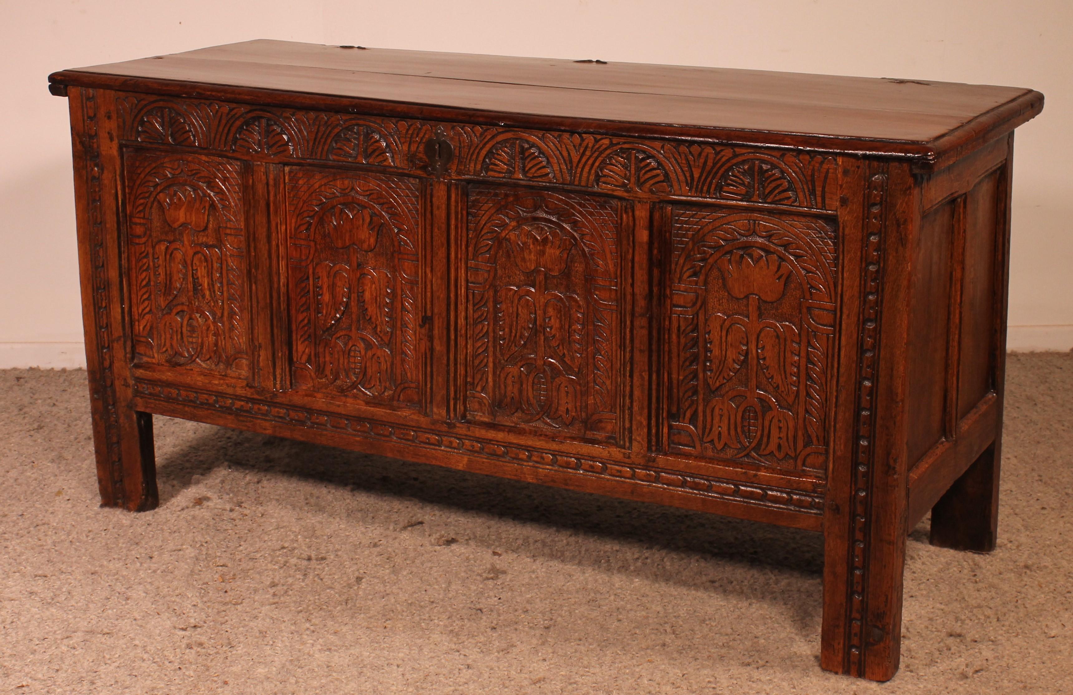 Oak Chest From 17th Century 4 Panels For Sale 9