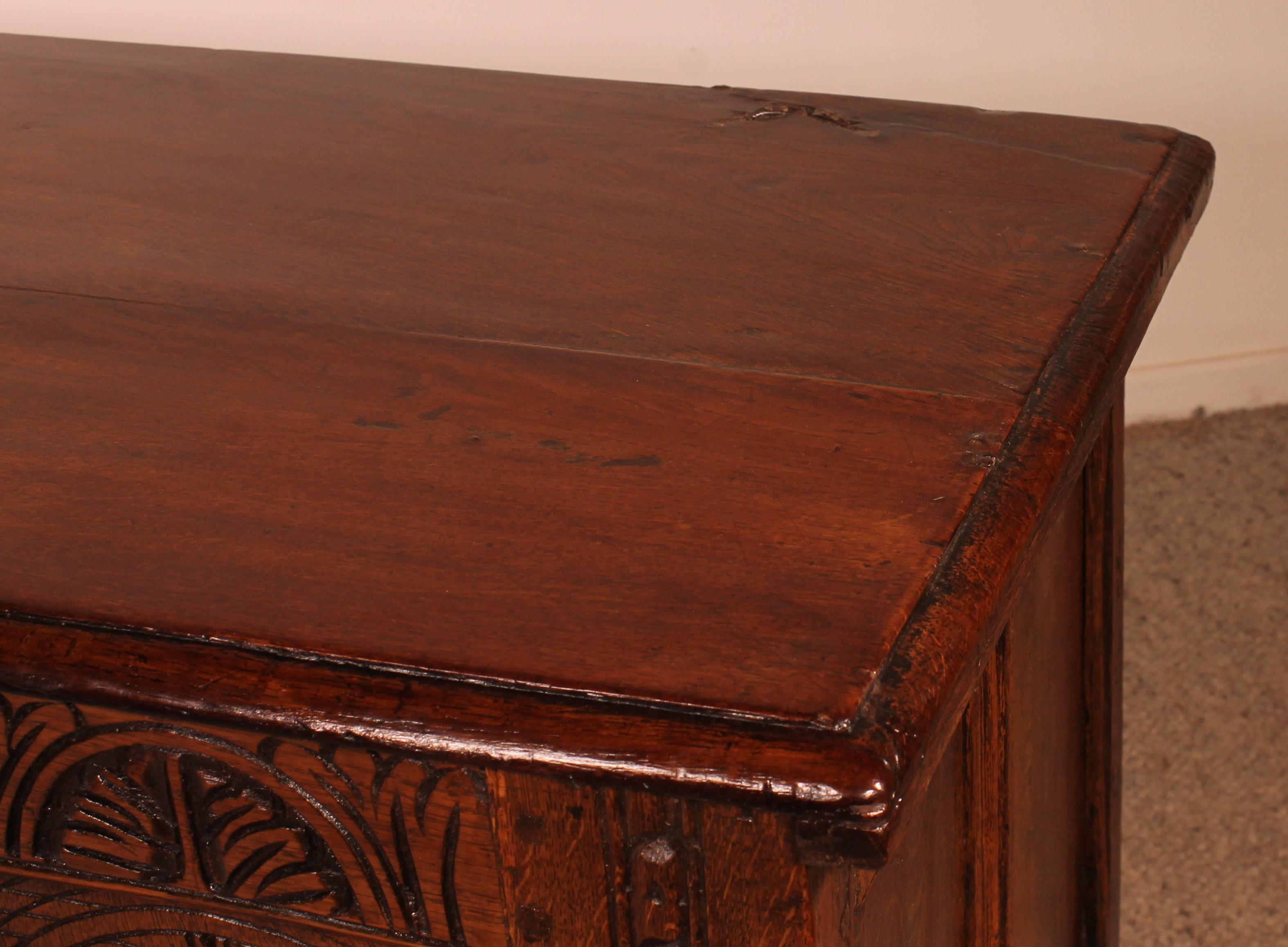 Oak Chest From 17th Century 4 Panels For Sale 10