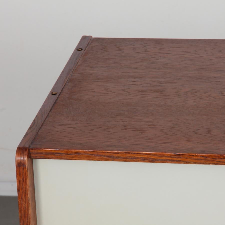 Cassapanca in Oak, modello U-452 di Jiri Jiroutek, anni '60 In condizioni buone in vendita a MONTESSON, FR