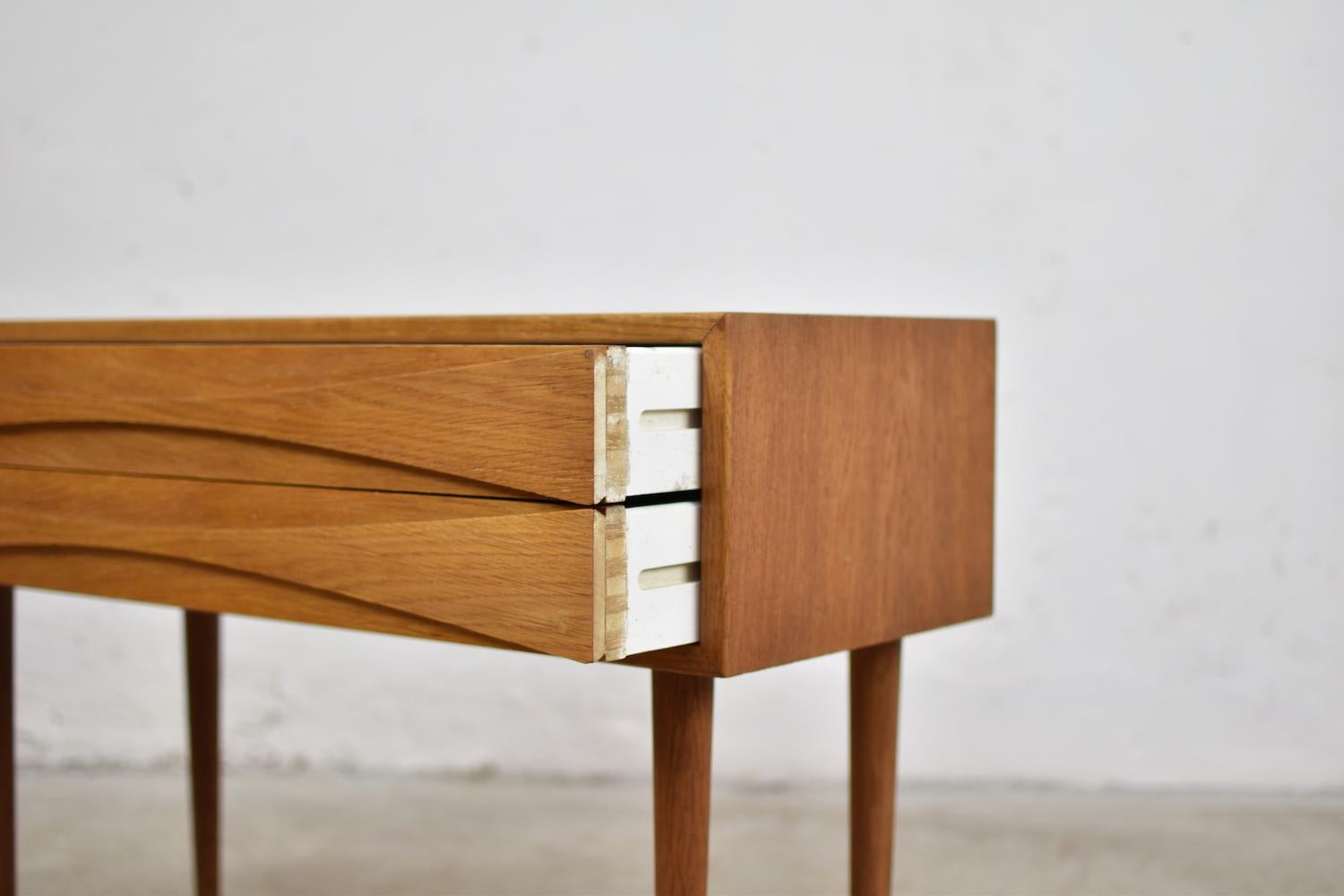Oak Chest of Drawers by Niels Clausen for NC Möbler, Denmark, 1960s In Good Condition In Antwerp, BE