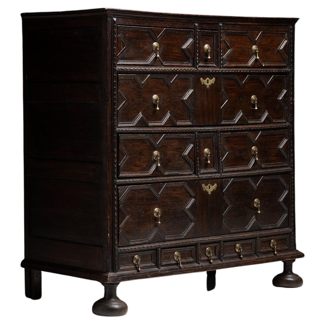 Oak Chest of Drawers, England circa 1790 For Sale