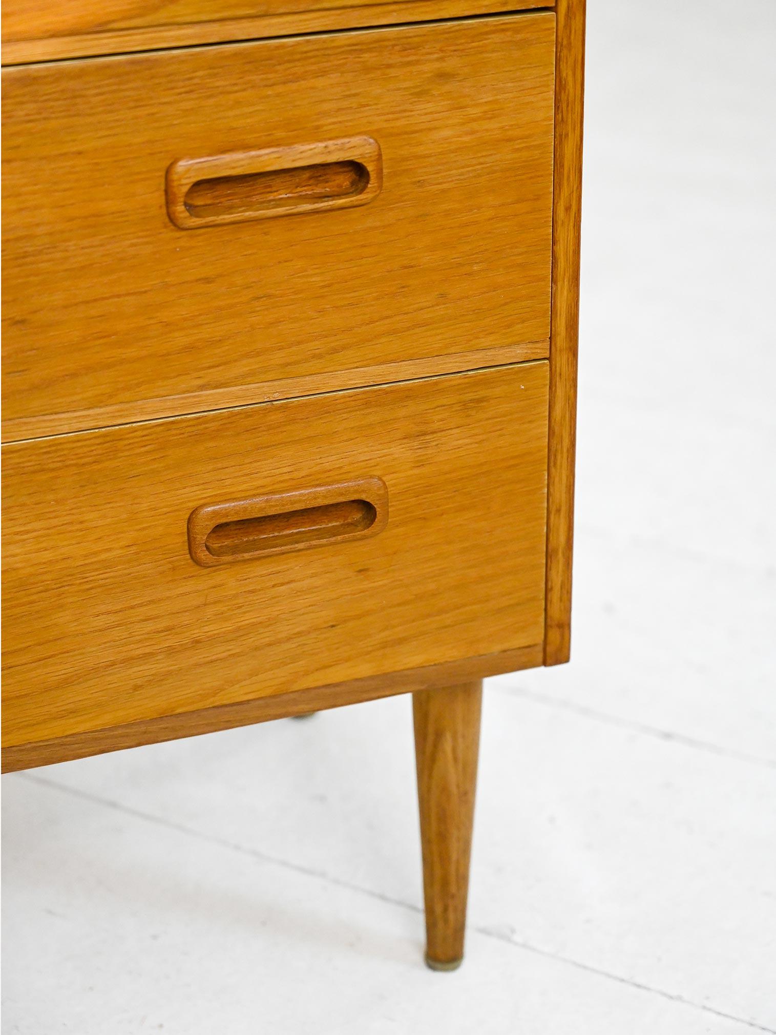 Oak Chest of Drawers 1