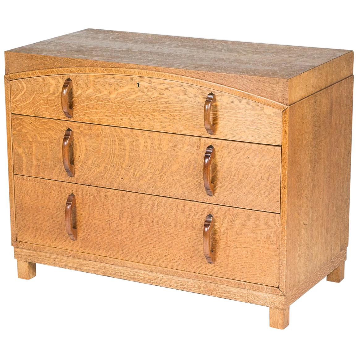 Oak chest of drawers 