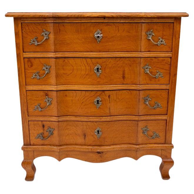 Oak chest of drawers, Northern Europe, circa 1910 For Sale