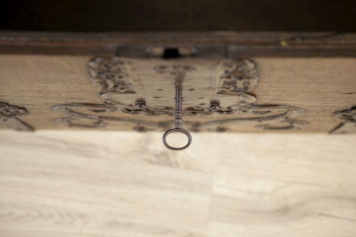 Oak Chest From the Late 18th Century With Iron Fittings For Sale 9