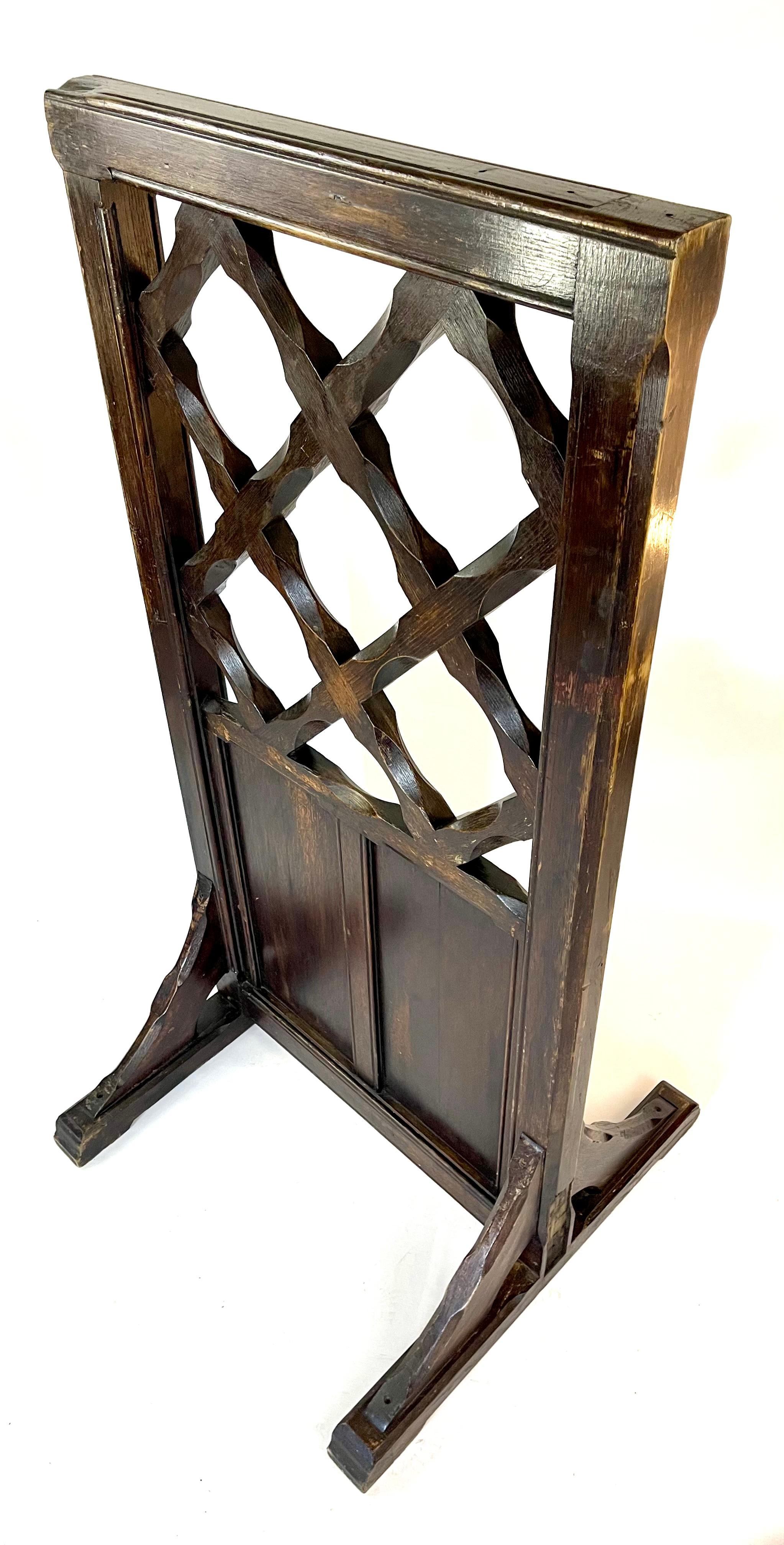 Français Balustrade d'église en Oak - De la cathédrale Notre-Dame de Paris en vente