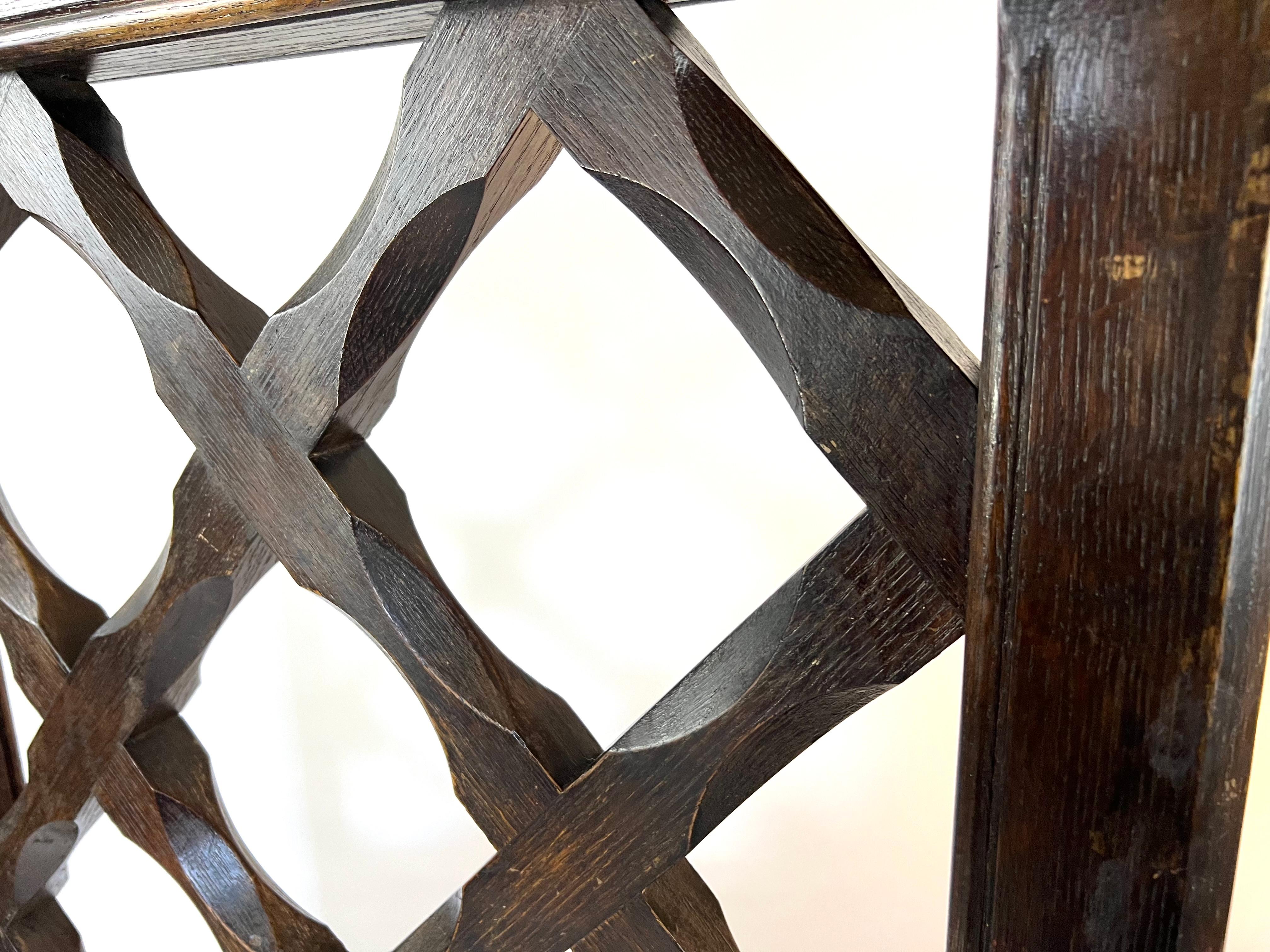Balustrade d'église en Oak - De la cathédrale Notre-Dame de Paris Bon état - En vente à LA FERTÉ-SOUS-JOUARRE, FR