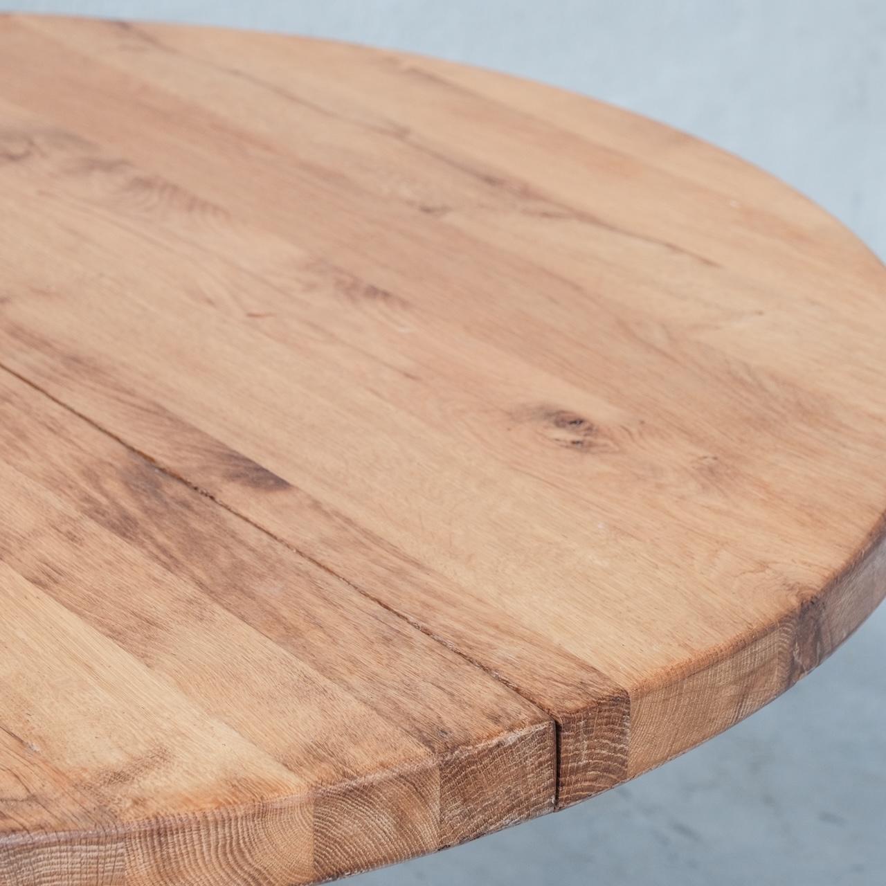 Oak Circular Extendable Mid-Century Dining Table by De Puydt In Good Condition In London, GB