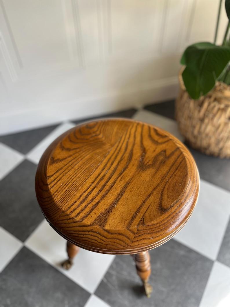 20th Century Oak Claw & Ball Piano Stool – Traditional Adjustable Vanity or Accent Seat with For Sale