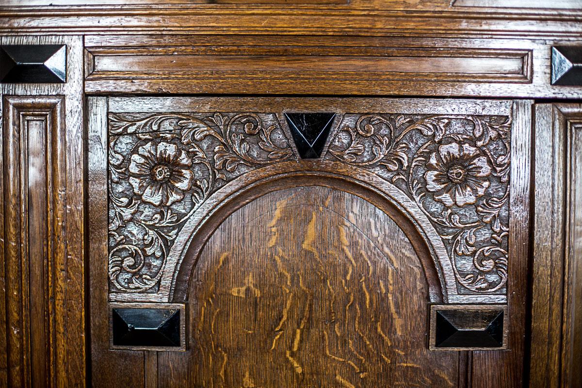 Oak Closet from the 19th Century In Good Condition In Opole, PL
