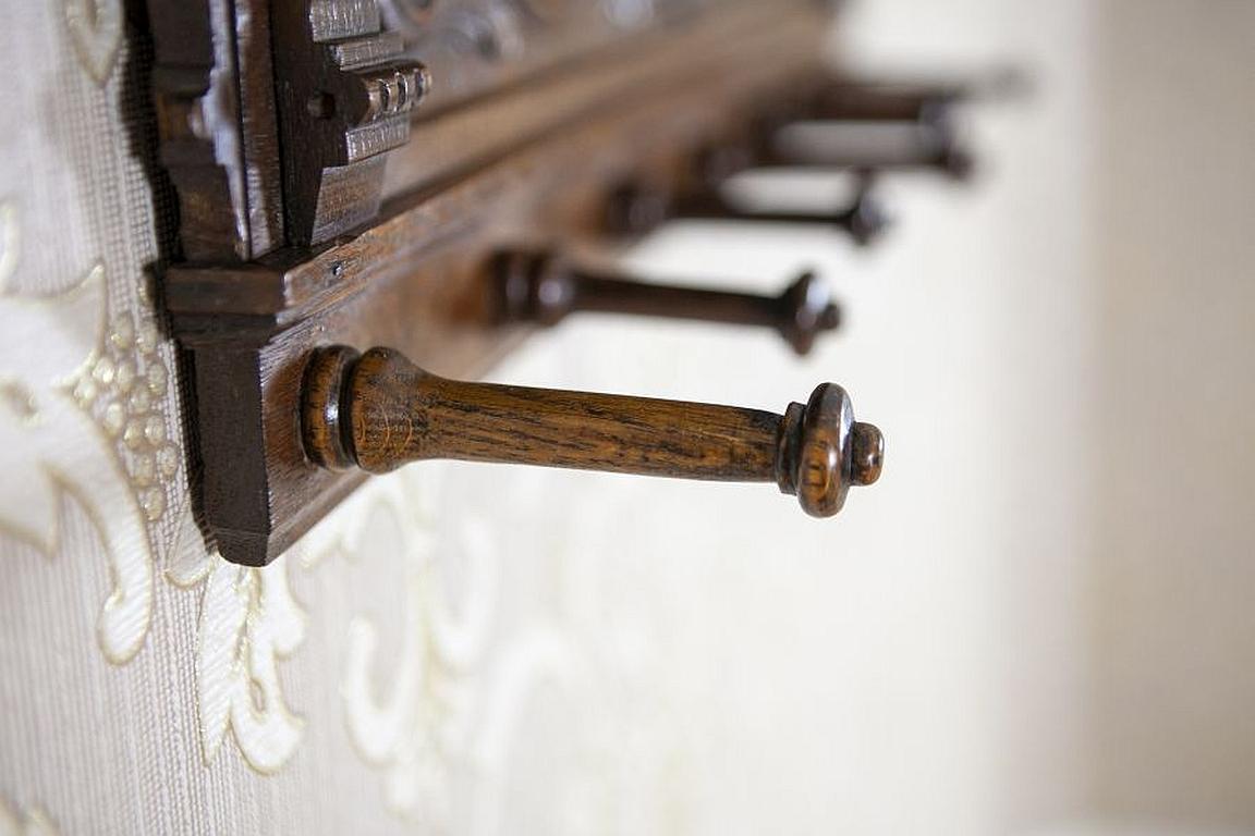 Oak Coat Rack from the Early 20th Century in Dark Brown For Sale 1