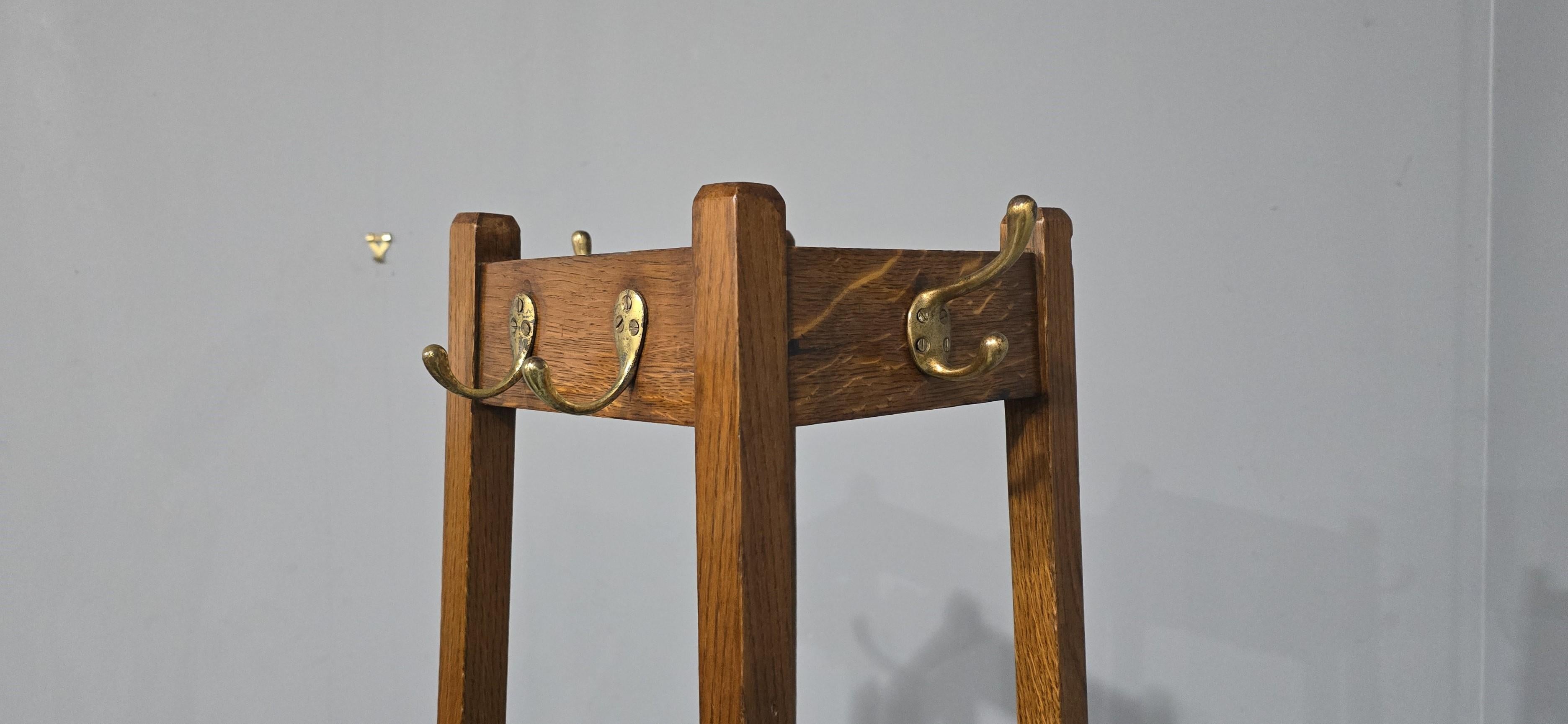 Appendiabiti a stelo in Oak In condizioni ottime a Swadlincote, GB