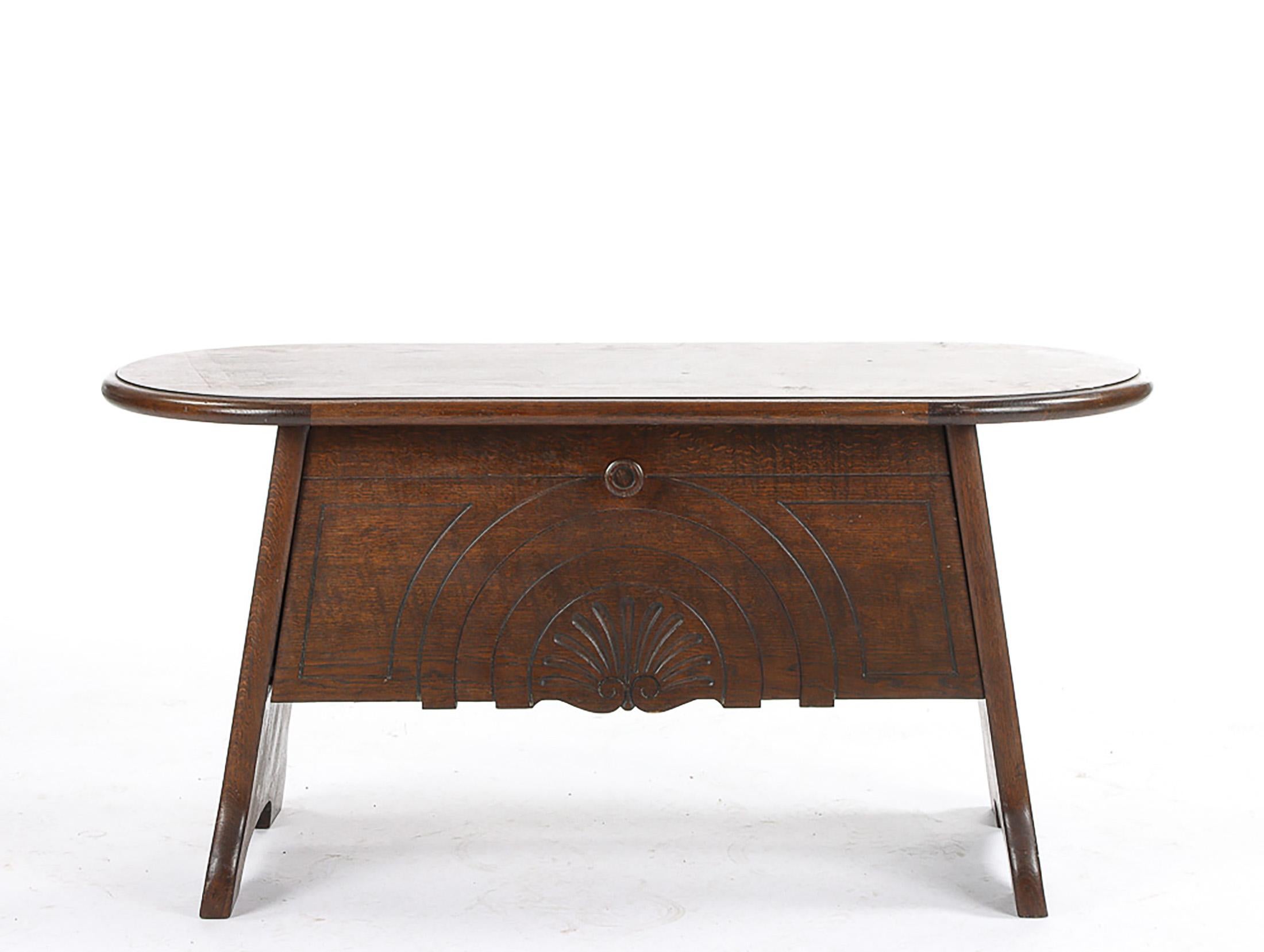 Autrichien Table basse en Oak en vente