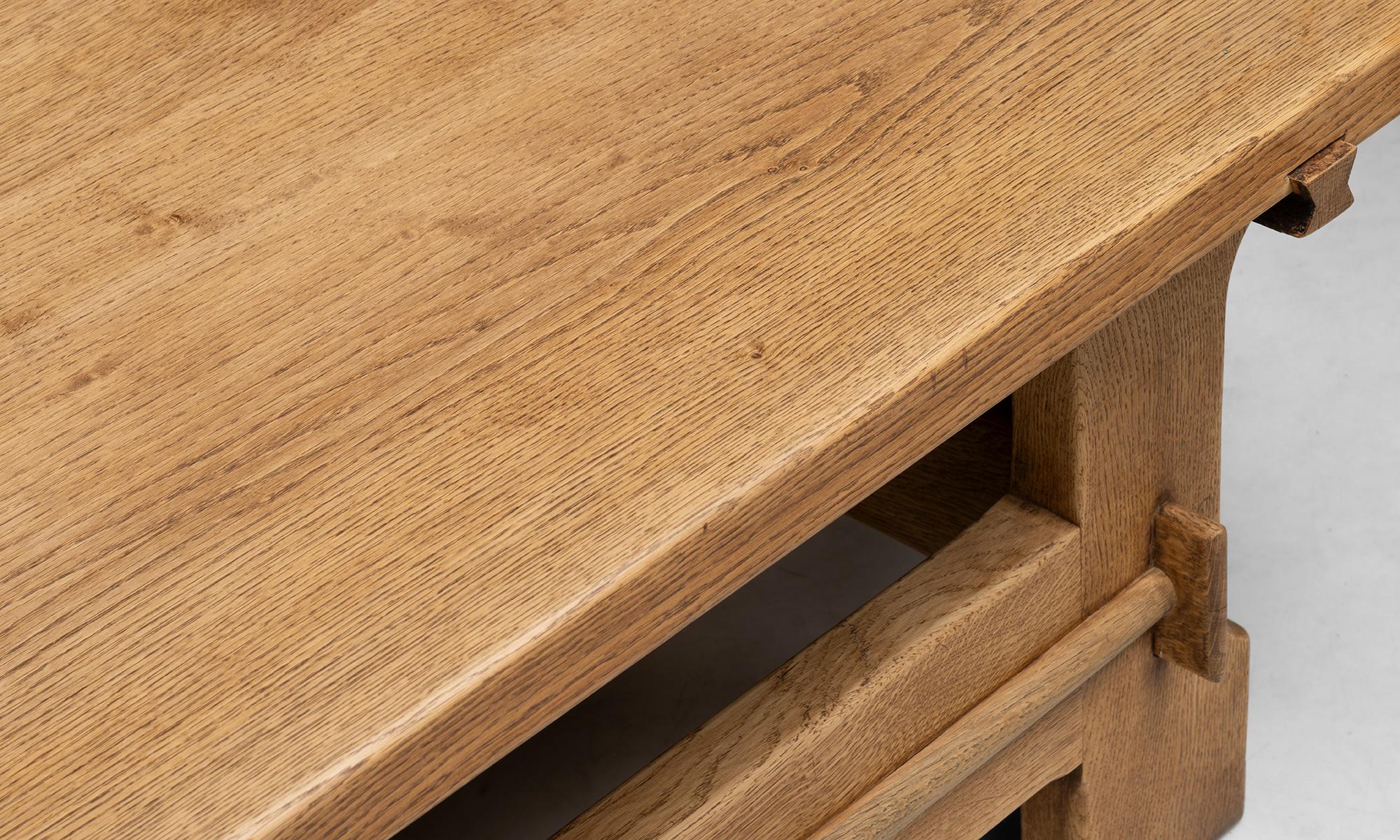 Oak Coffee Table, Belgium circa 1960 Bon état - En vente à Culver City, CA