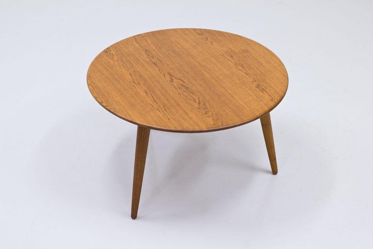 Scandinavian Modern Oak Coffee Table CH008 by Hans J. Wegner, 1950s For Sale