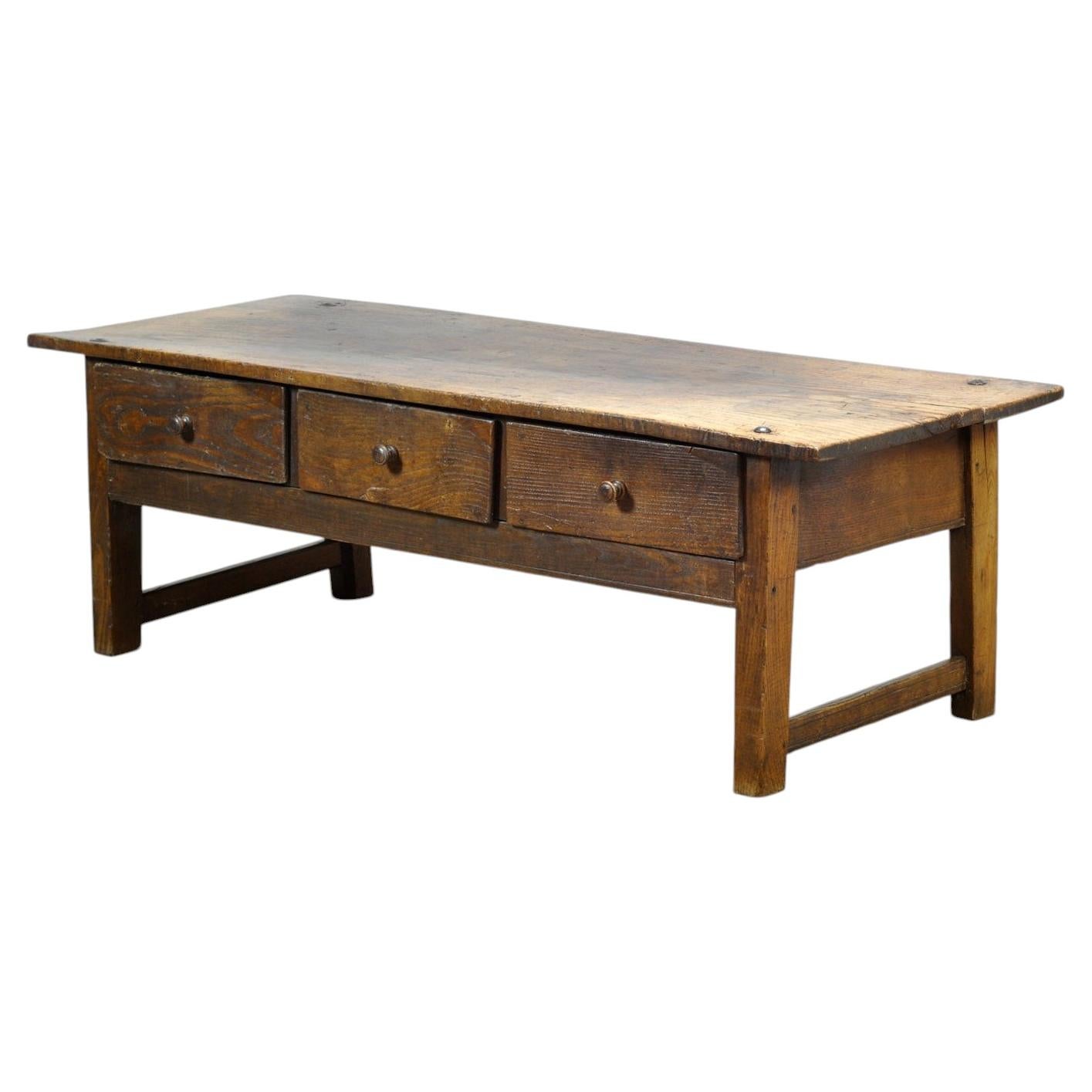 Oak coffee table, circa 1820