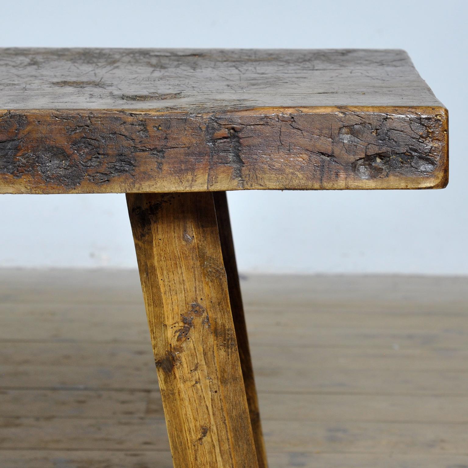 oak coffee table, circa 1930s en vente 3