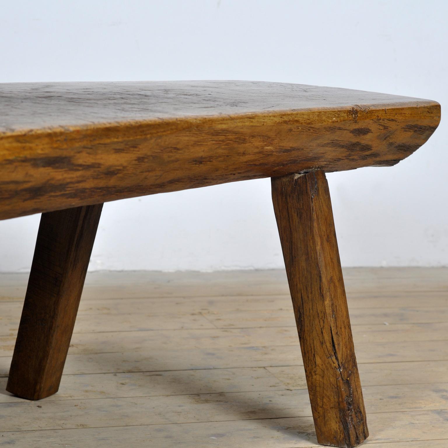 oak coffee table, circa 1930s en vente 3