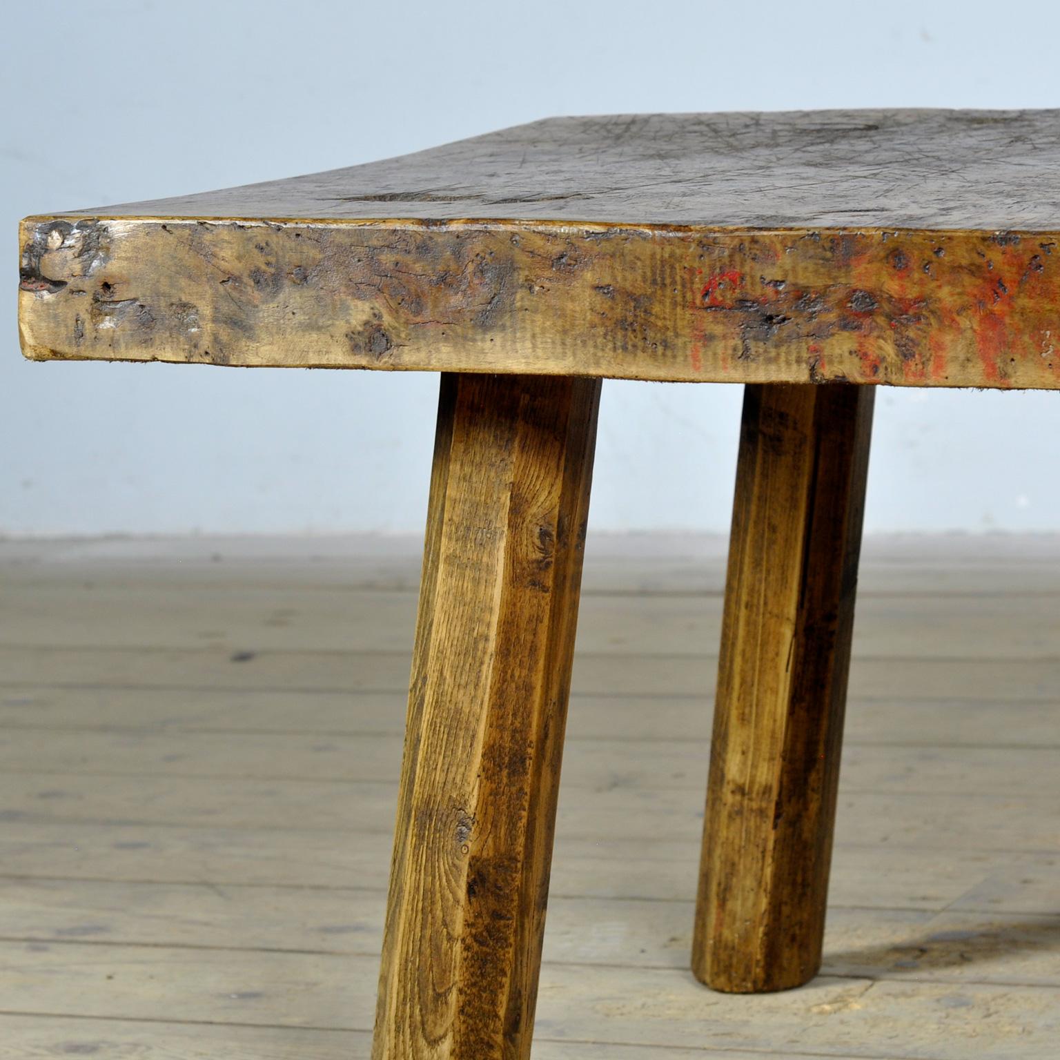 oak coffee table, circa 1930s en vente 4