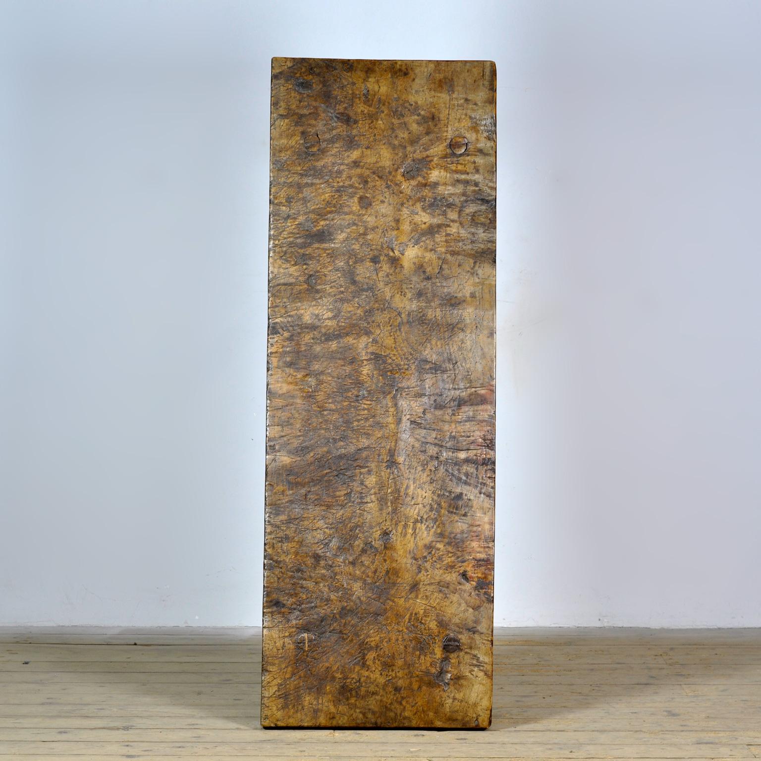 oak coffee table, circa 1930s en vente 5